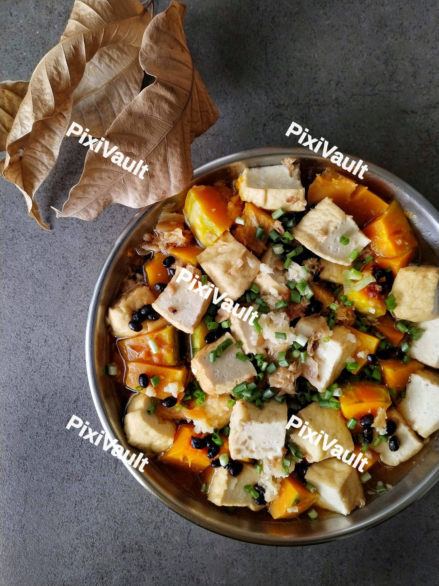 Creamy cashew & tofu curry